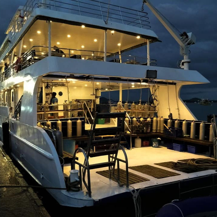 LIVEABOARD - 10 days/ 9 nights - M/V ANDAMAN QUEEN - Phi Phi, Shark Point, Koh Haa, Hin Daeng, Hin Muang, Koh Lipe, Similan, Koh Bon, Tachai, Koh  Surin, Richelieu Rock  (max 32 dives)